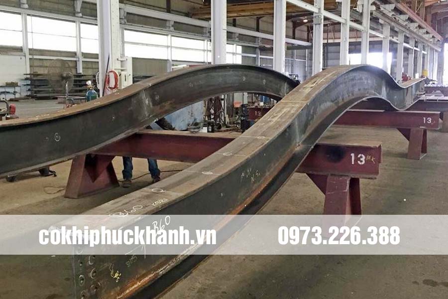 Uốn gia nhiệt thép hình U,I,V (I80-I630, V3-V250)